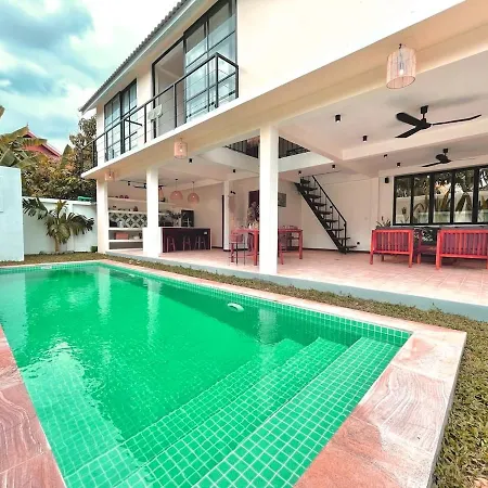 Дом отдыха Luxury Villa Perdilos *